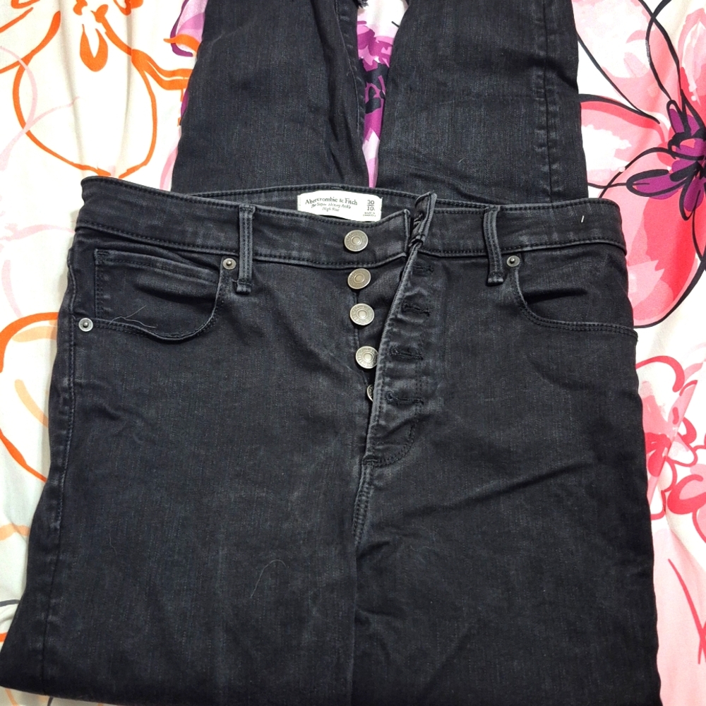 Abercrombie and Fitch Black Distressed The Super Skinny Ankle Jeans Size 10